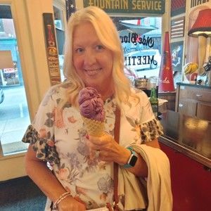 Meet your Posher, Candace